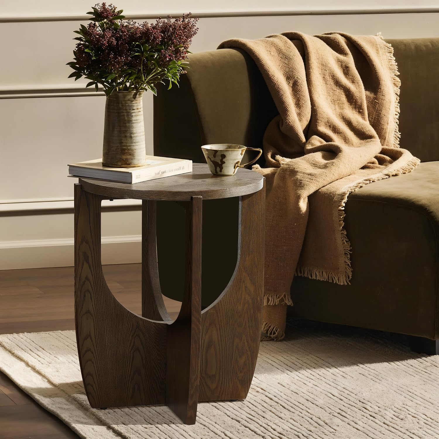 LuxenHome Round End Table, 20 Inch Mid-Century Modern Walnut Finish Wood Accent Side Table for Small Paces, Minimalist Bedside Sofa Nightstand for Living Room, Bedroom, or Office