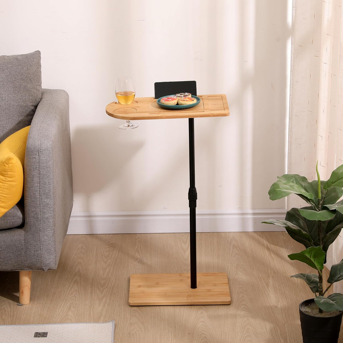 C-Shaped Oval Couch Tray Table， 360°Swivel Wider TV Tray Table Sofa Bamboo Height Adjustable Side Table with Slots for Bed & Chairs in Living Room Bedroom (Oval)