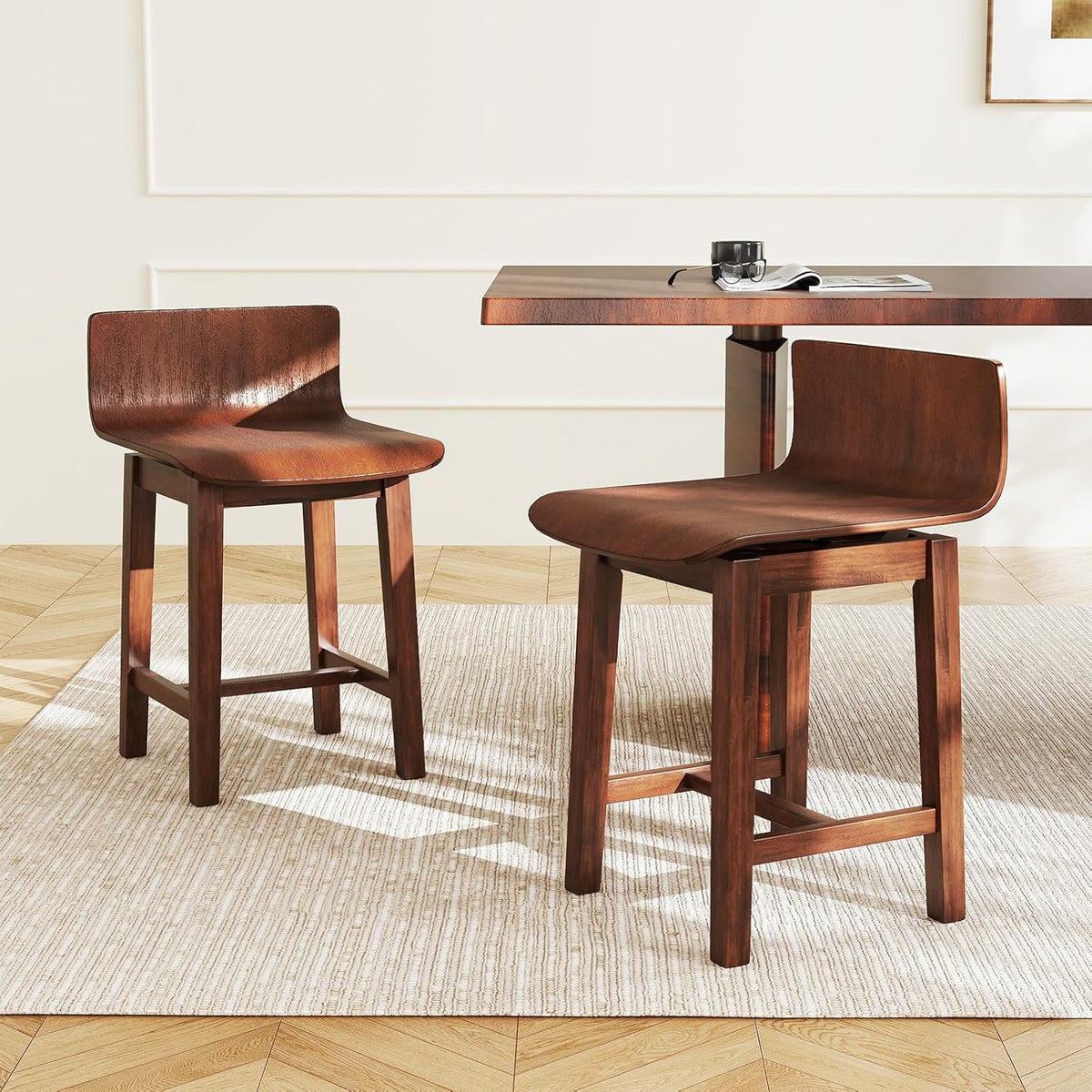 GOFLAME Swivel Dining Chairs Set of 4, Farmhouse Kitchen Chairs with Low Backrest and Curved Seat, Accent Side Chairs with Solid Rubber Wood Frame for Dining Room, Restaurant, Walnut