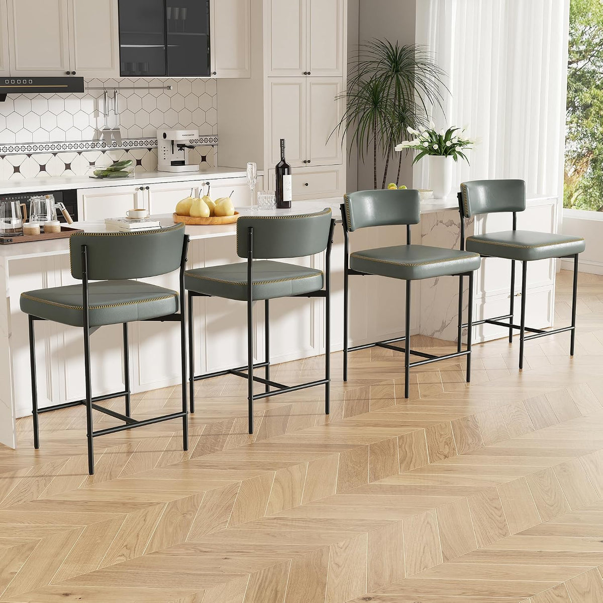 Bar Stools Set of 2, Faux Leather Counter Height Barstools with Curved Back, 25 Inch Upholstered Bar Chairs, Modern Counter Stools for Kitchen lsland, Grey
