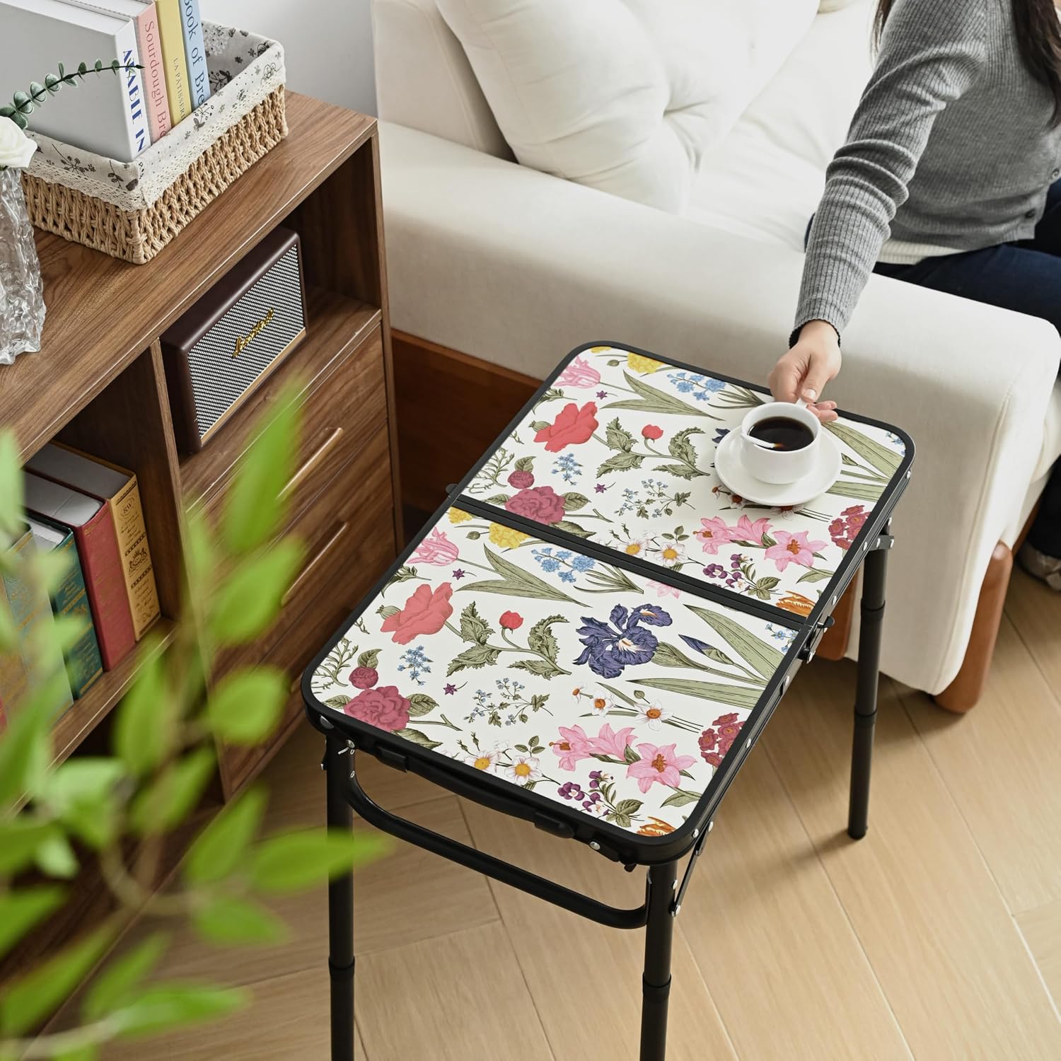 YihuiKo Small Camping Table, Vintage French Flowers Pattern Folding Table | Adjustable Height, Lightweight Portable Folding Table for Patio Living Room Travel Picnic, Carry Handle, Storage Net