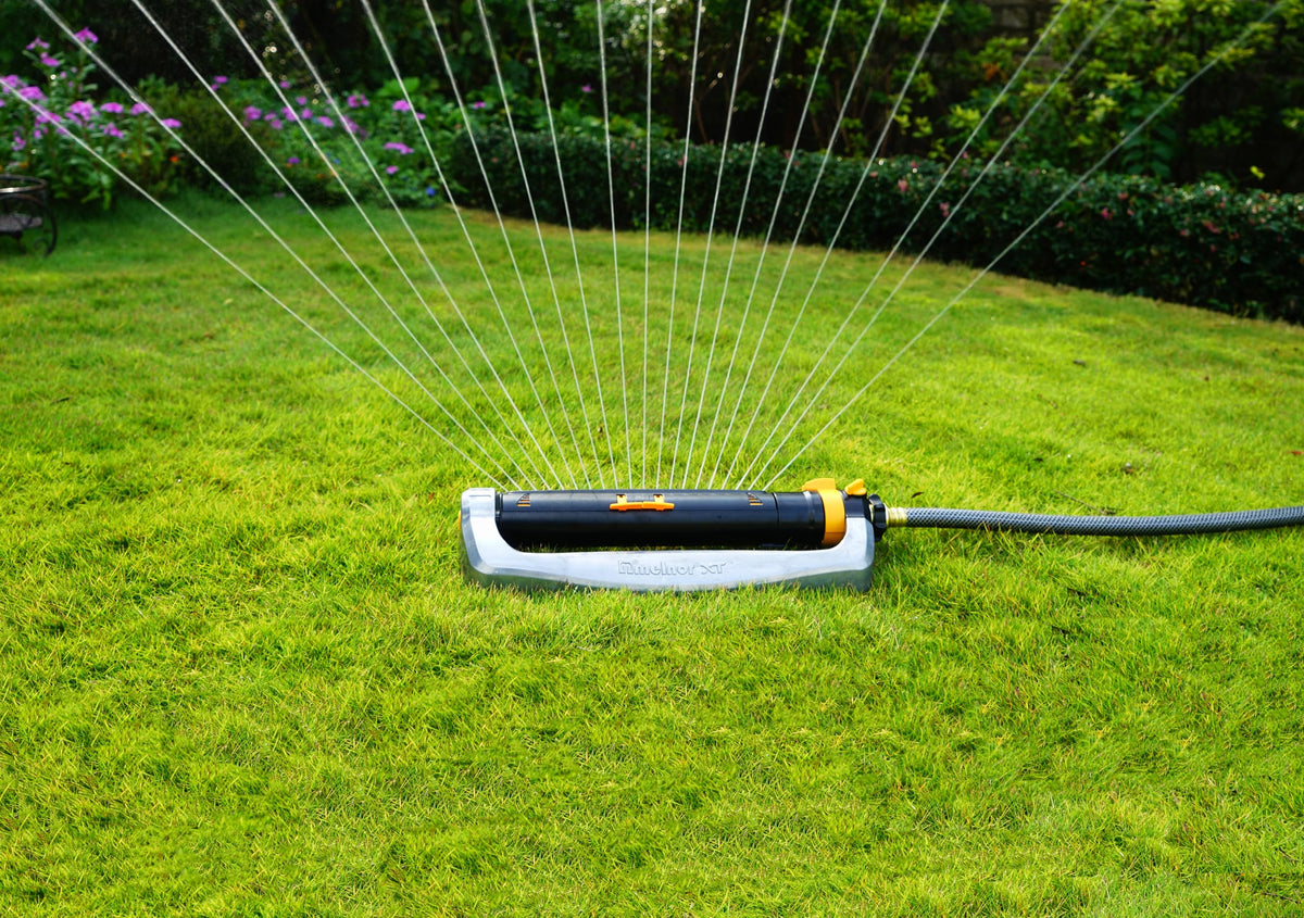 Melnor Metal Oscillating Sprinkler 4500 Sq Ft: Flow, Width, Range Adjust