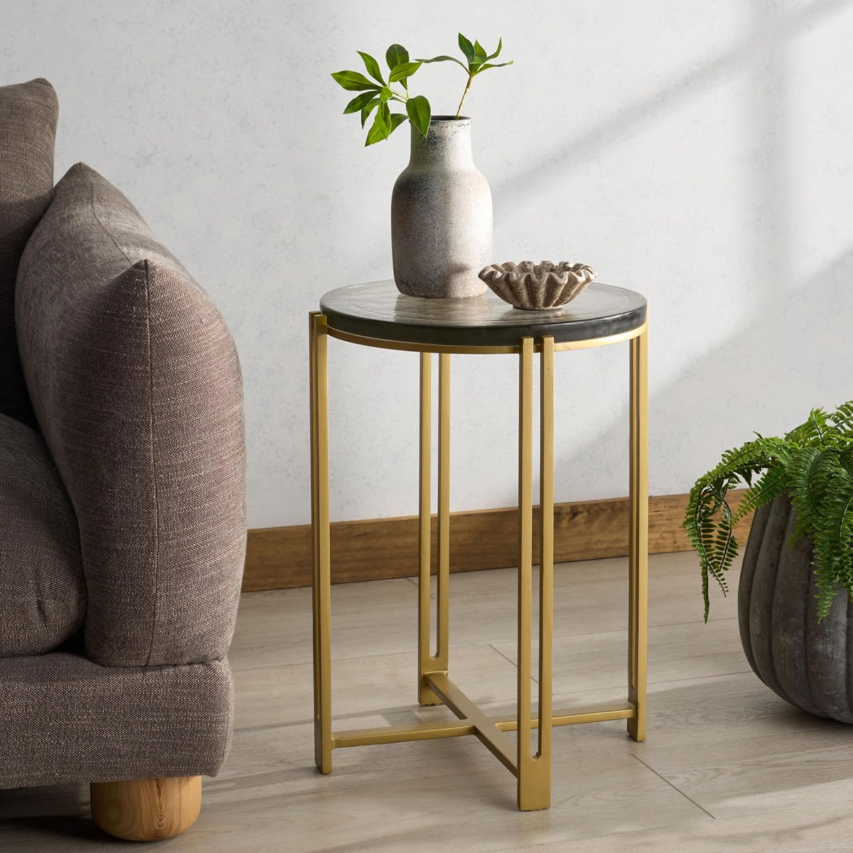 SAFAVIEH Couture Collection - Levitt Cast Glass Top Accent Table, Sculptural Modern Side Table, Brass Finish Base, Fully Assembled (SFV7916A)