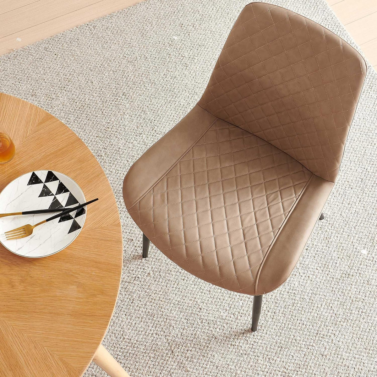 Dining Chairs Set of 4, Modern Upholstered Faux Leather Dining Room Chairs with Diamond Quilted Cushion, Sturdy Metal Legs, Easy Assembly (4 Chairs, Beige)