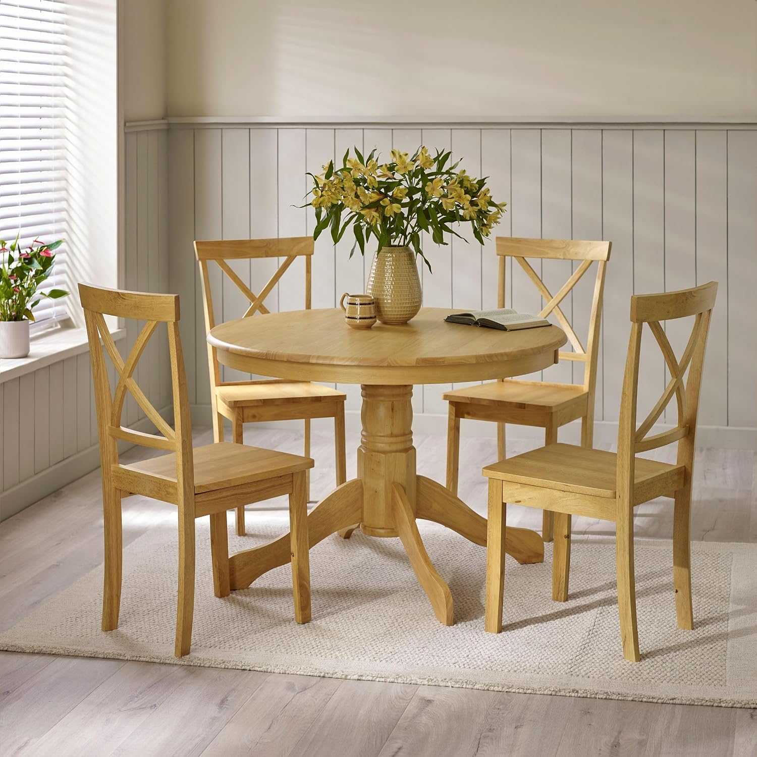 Furniturebox UK Bude Round Wooden Dining Table & 4 Millford Chairs (Oak-Effect & 4 Millford Chairs)