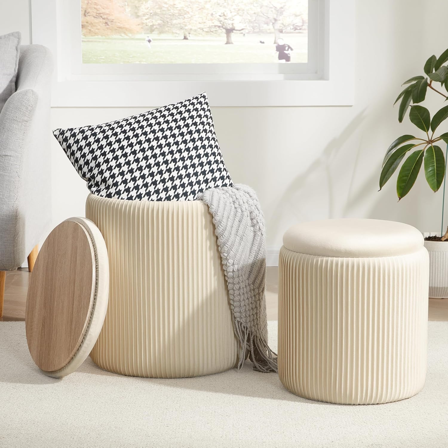 Royal Windsor Round Ottoman with Storage Set of 2,Vanity Stool with Storage for Bedroom, Ottoman Coffee Table,Small Velvet Foot Stool for Living Room, Beige