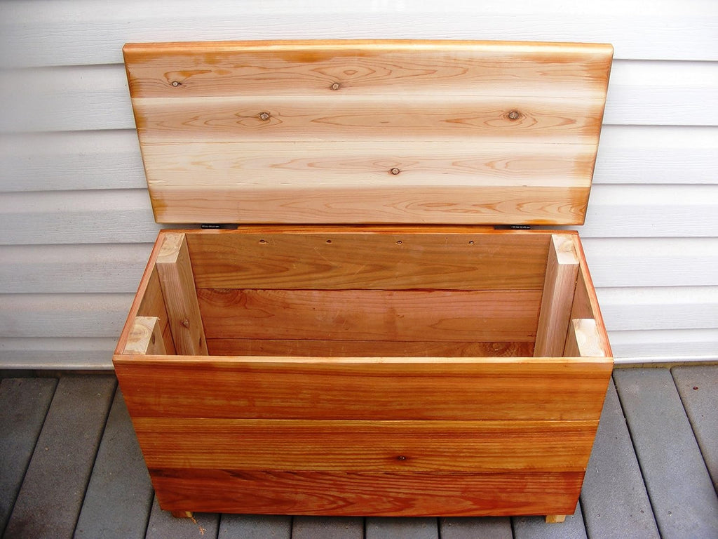 Steve's Gift Shoppe Cedar Chest and Storage Bench Size 30 x 19 x 13 inches