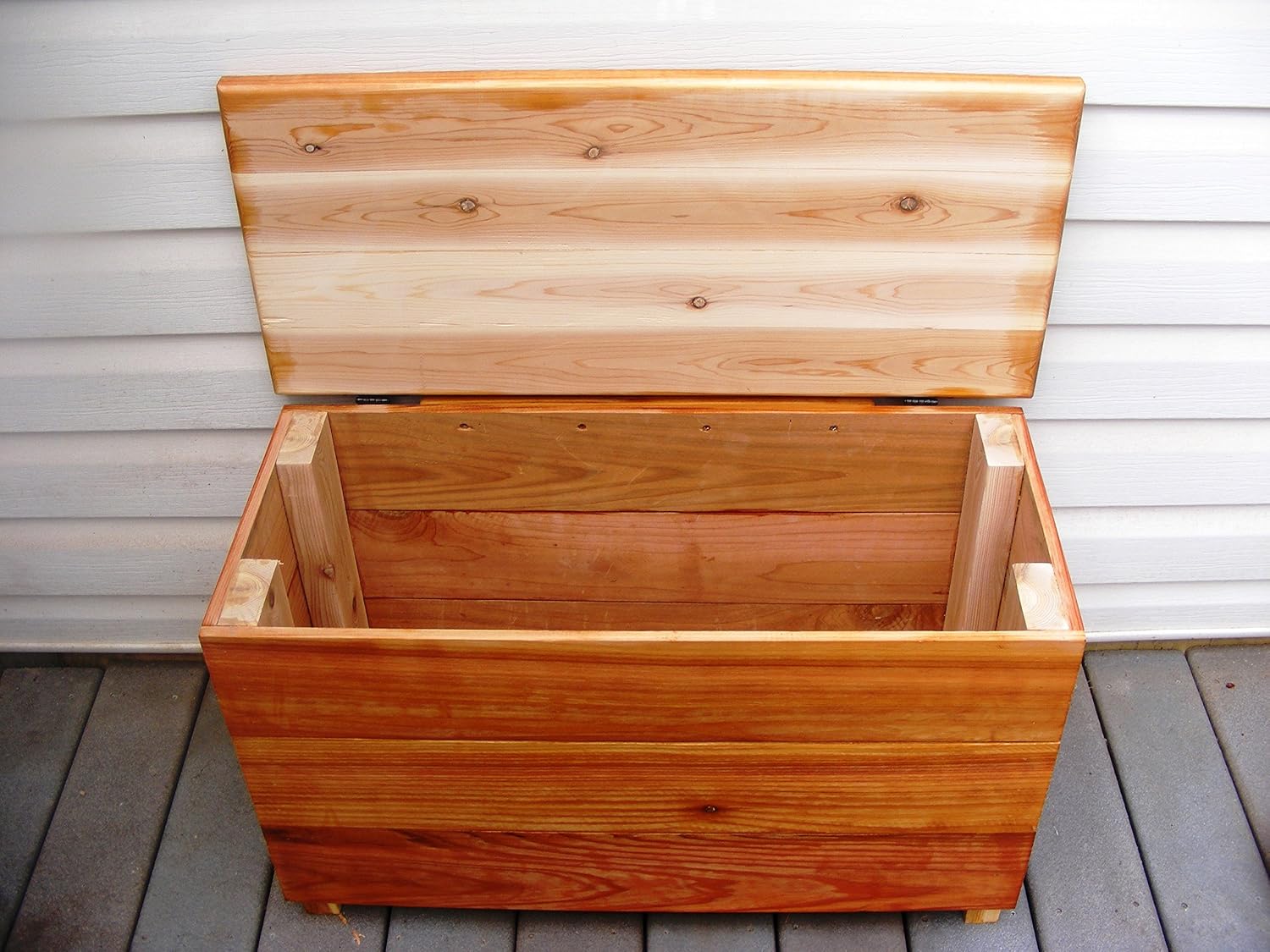 Steve's Gift Shoppe Cedar Chest and Storage Bench Size 30 x 19 x 13 inches