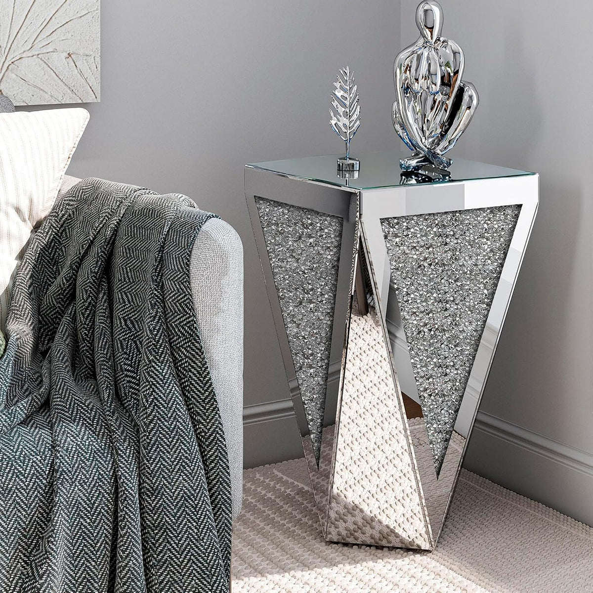 IKIFLY Mirrored Nightstand with Large Square Tabletop, Silver End Table with Crushed Diamonds, Modern Accent Beside Table for Living Room, Bedroom and Office