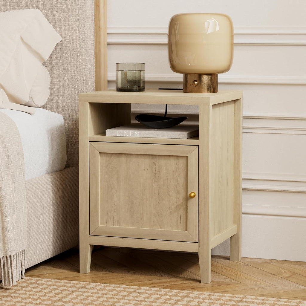 EYYTHUNG Farmhouse End Table with Charging Station Set of 2, Modern Nightstands with Storage and Open Shelf, Bedside Tables for Bedroom, Living Room, Light Oak
